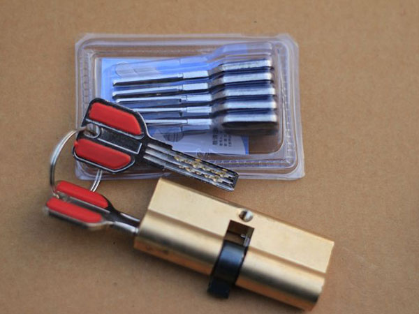 炉霍24小时上门开锁公司